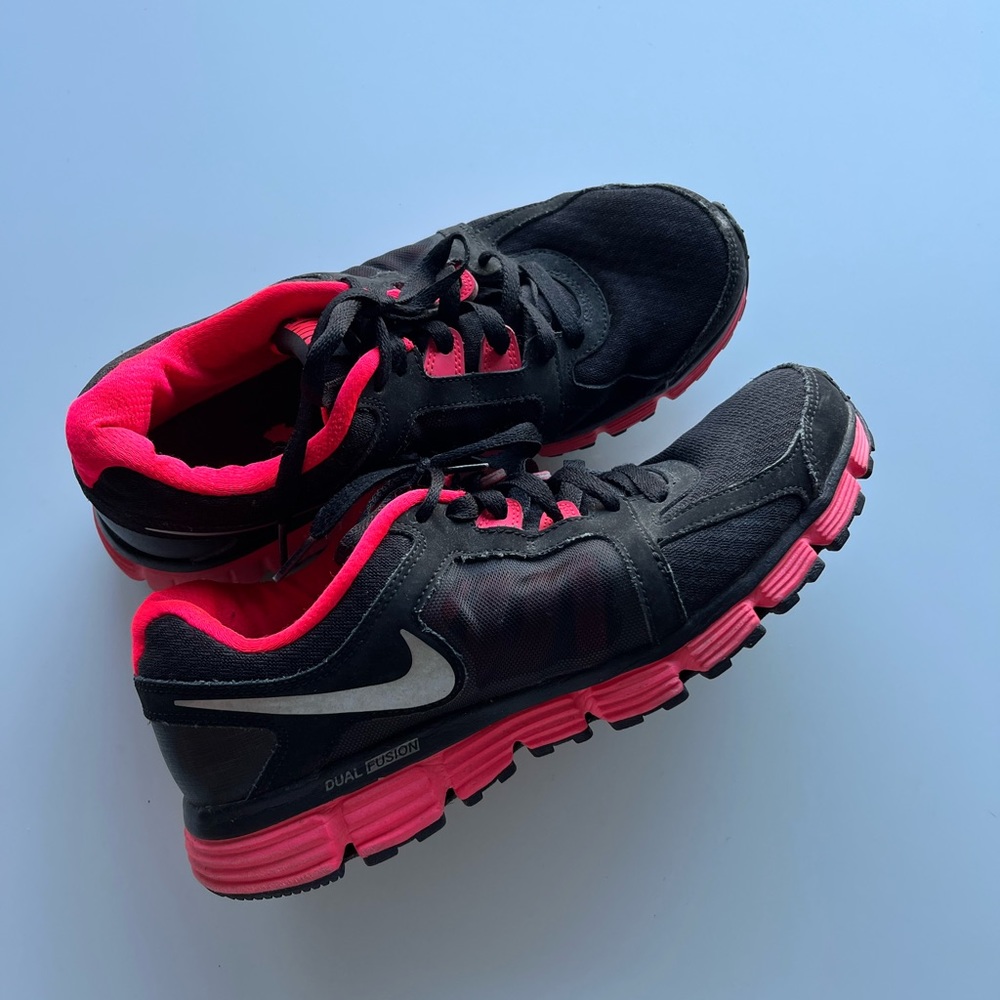 Nike shoes size 10